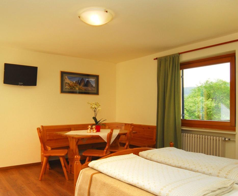 Garni Karlegger Bed & Breakfast Siusi Oda fotoğraf